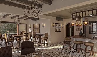Eileen Hotel