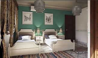 Eileen Hotel
