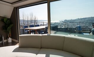 Mona Bosphorus