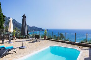 Maison du Soleil by CorfuEscapes