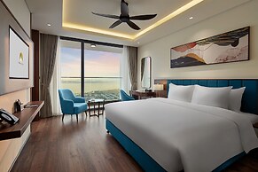 THE WATSON PREMIUM HALONG HOTEL