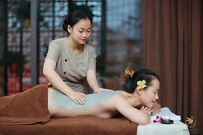 THE WATSON PREMIUM HALONG HOTEL