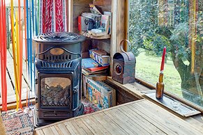 2x Double Bed - Glamping Wagon, Dalby Forest