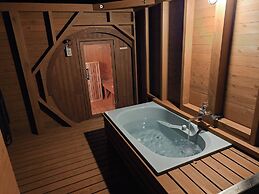 SEA-DWELLER Inn