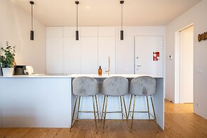 Almada 551 by LovelyStay