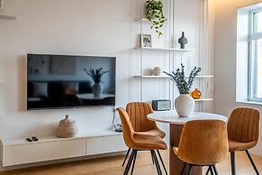 Almada 551 by LovelyStay