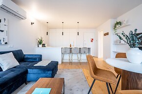 Almada 551 by LovelyStay
