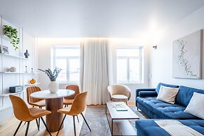 Almada 551 by LovelyStay