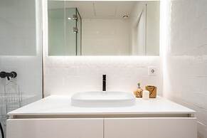 Almada 551 by LovelyStay