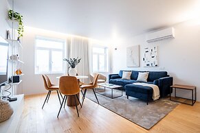 Almada 551 by LovelyStay
