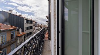 Almada 551 by LovelyStay