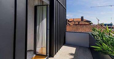 Almada 551 by LovelyStay