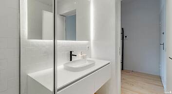 Almada 551 by LovelyStay