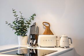 Almada 551 by LovelyStay