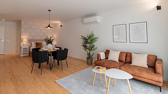 Almada 551 by LovelyStay