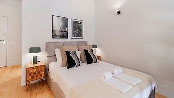 Almada 551 by LovelyStay