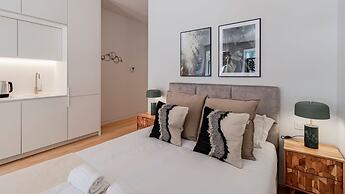 Almada 551 by LovelyStay