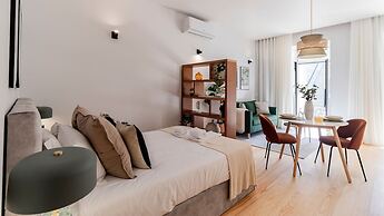 Almada 551 by LovelyStay