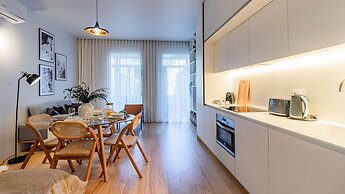 Almada 551 by LovelyStay