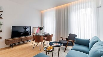 Almada 551 by LovelyStay