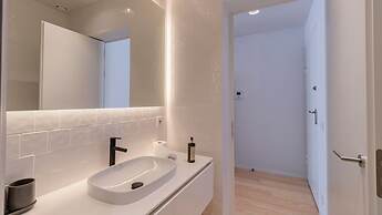 Almada 551 by LovelyStay