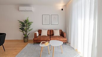 Almada 551 by LovelyStay