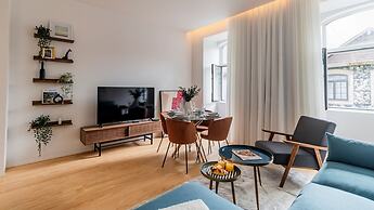 Almada 551 by LovelyStay