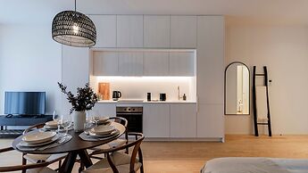 Almada 551 by LovelyStay