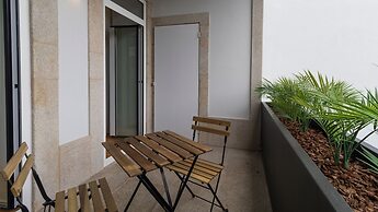 Almada 551 by LovelyStay
