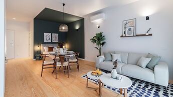 Almada 551 by LovelyStay