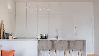 Almada 551 by LovelyStay