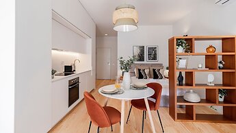 Almada 551 by LovelyStay