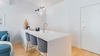 Almada 551 by LovelyStay