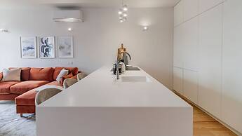 Almada 551 by LovelyStay