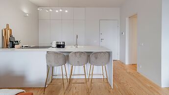 Almada 551 by LovelyStay