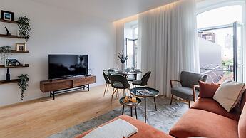 Almada 551 by LovelyStay