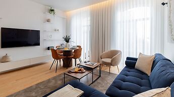 Almada 551 by LovelyStay
