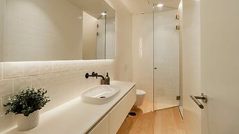 Almada 551 by LovelyStay
