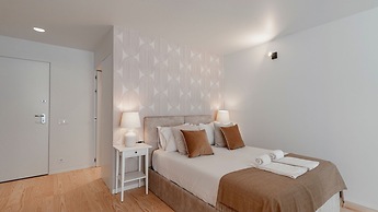 Almada 551 by LovelyStay