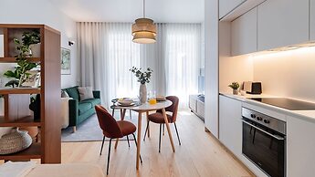 Almada 551 by LovelyStay