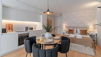 Almada 551 by LovelyStay