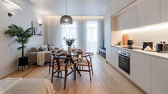 Almada 551 by LovelyStay