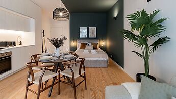 Almada 551 by LovelyStay