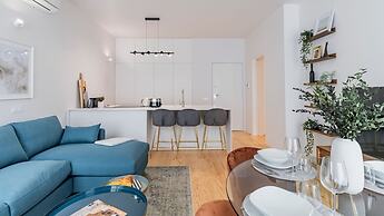 Almada 551 by LovelyStay