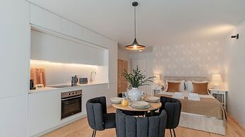Almada 551 by LovelyStay