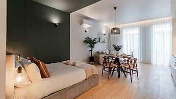 Almada 551 by LovelyStay