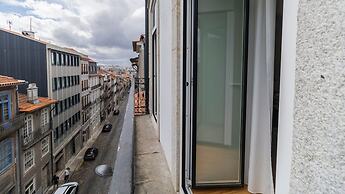Almada 551 by LovelyStay