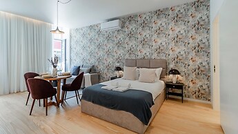 Almada 551 by LovelyStay