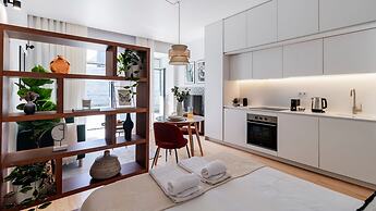 Almada 551 by LovelyStay