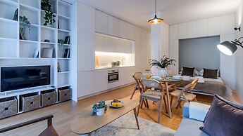 Almada 551 by LovelyStay